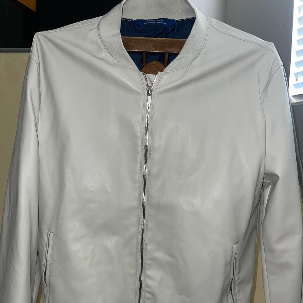 Zara man bomber jacket. Bought a long time again and never worn.